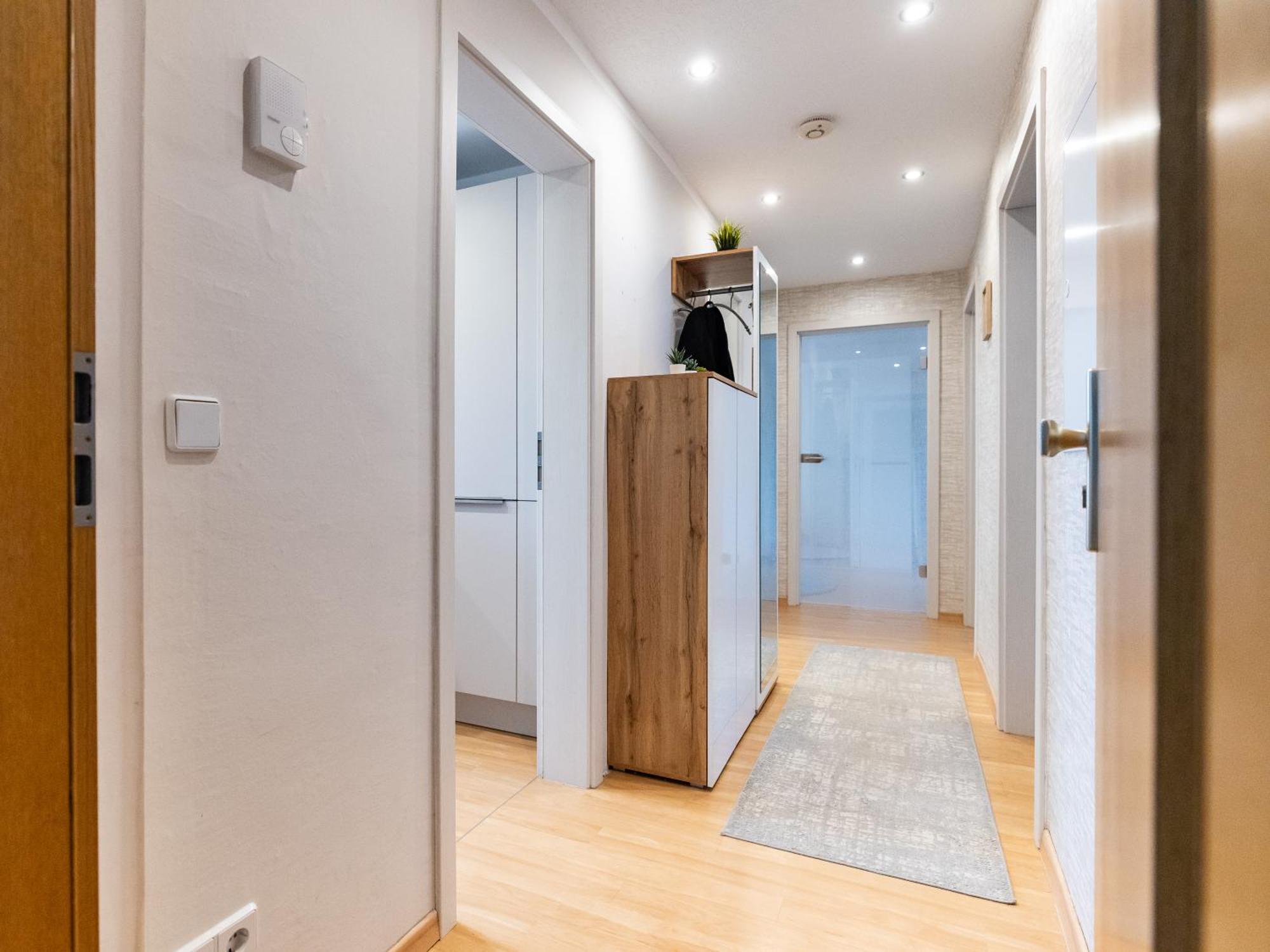 Moderne 4 Zimmer Wohnung Vollausgestattet Und Moebliert Halle  Esterno foto