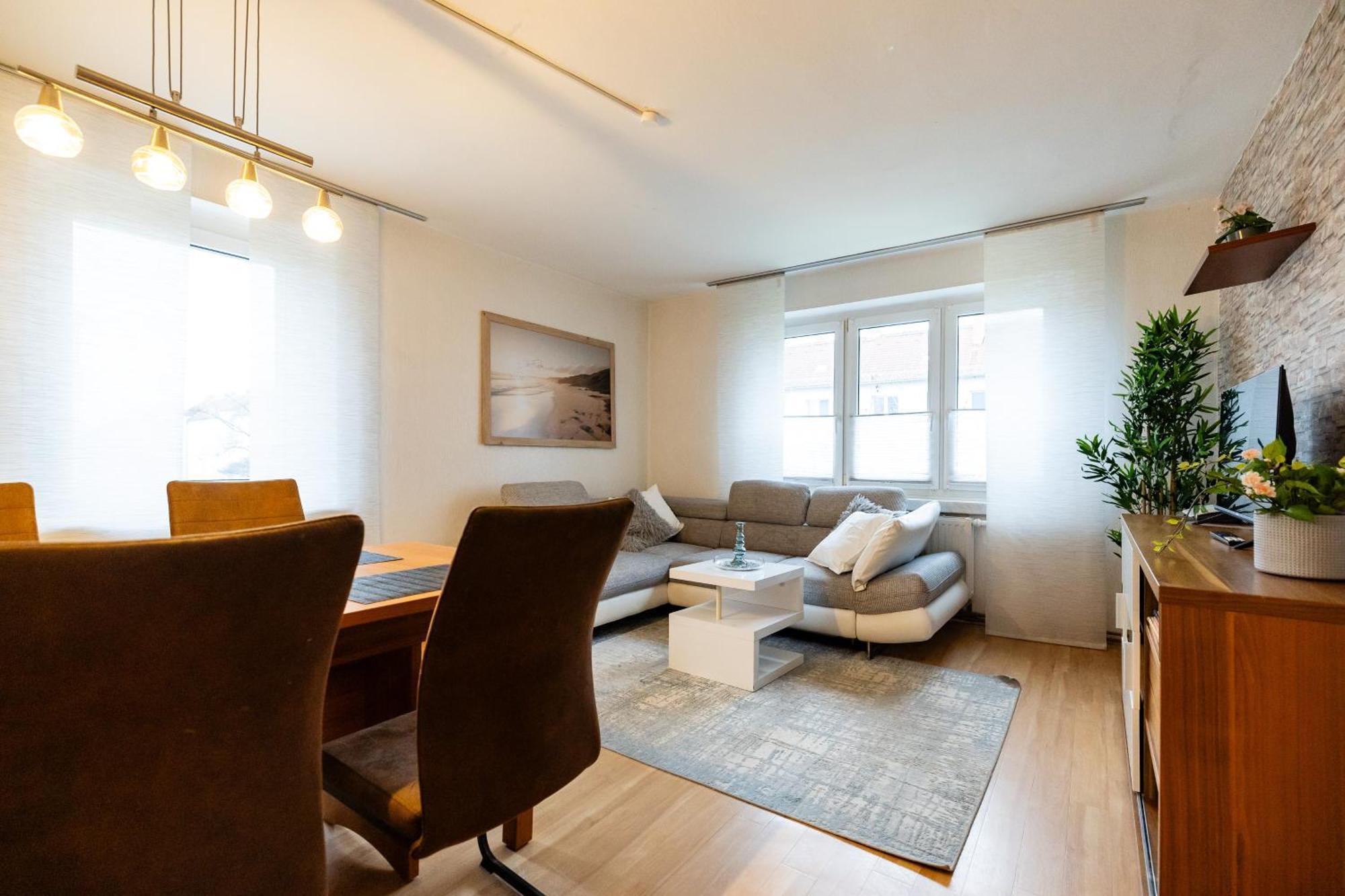 Moderne 4 Zimmer Wohnung Vollausgestattet Und Moebliert Halle  Esterno foto